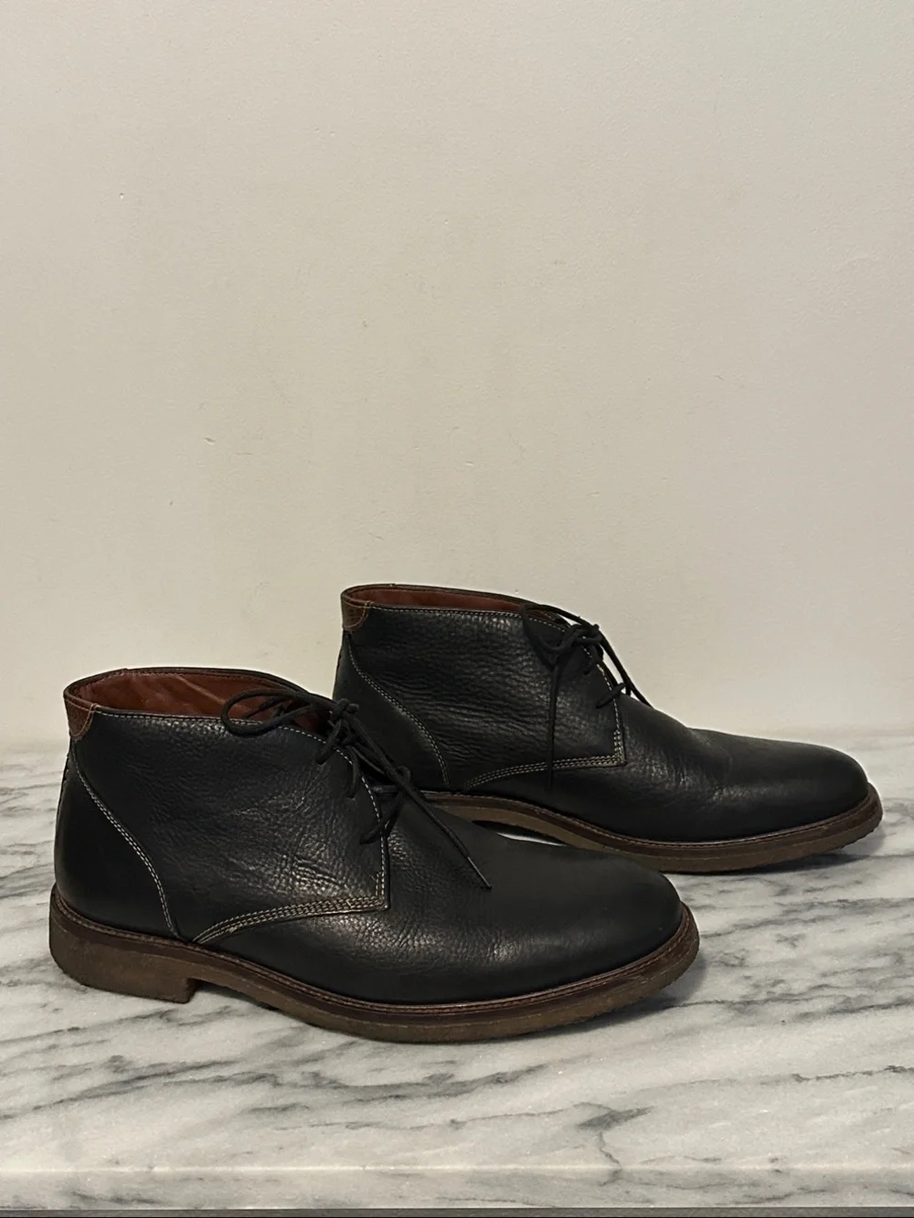 Johnston and Murphy men’s Copeland Men's Black Leather Chukka Boot 9.5M